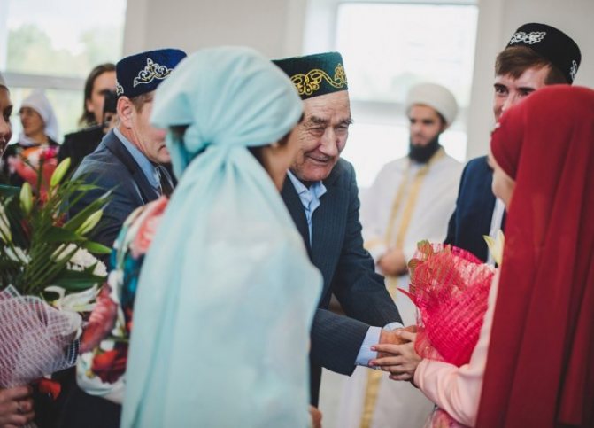 Поздравления от страшего поколения