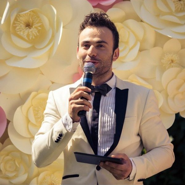 представление жениха и невесты на свадьбе