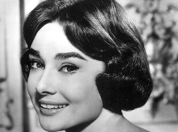 Прическа Одри Хепберн