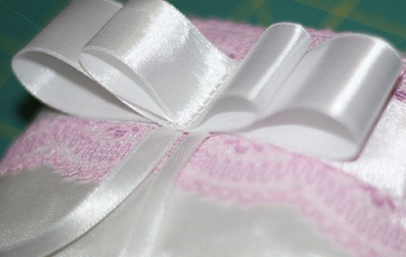 Приклеиваем бант