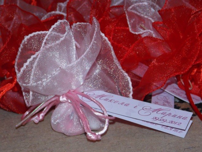 Простые тканевые бонбоньерки