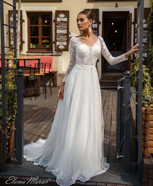 прямое свадебное платье с длинным рукавом