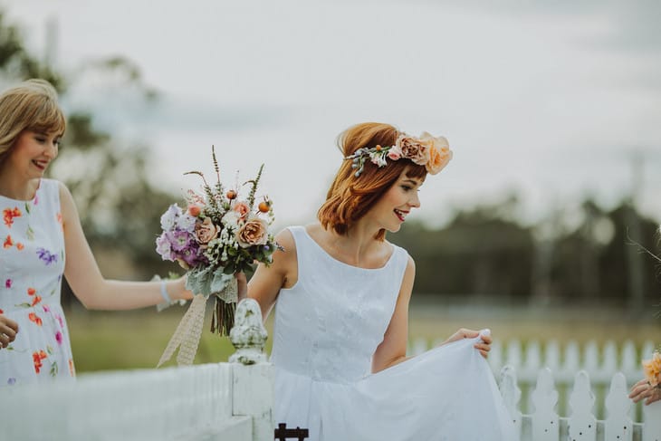 Разнообразие вариантов свадебных причесок на волосы до плеч