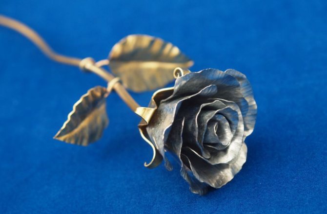 роза из жести