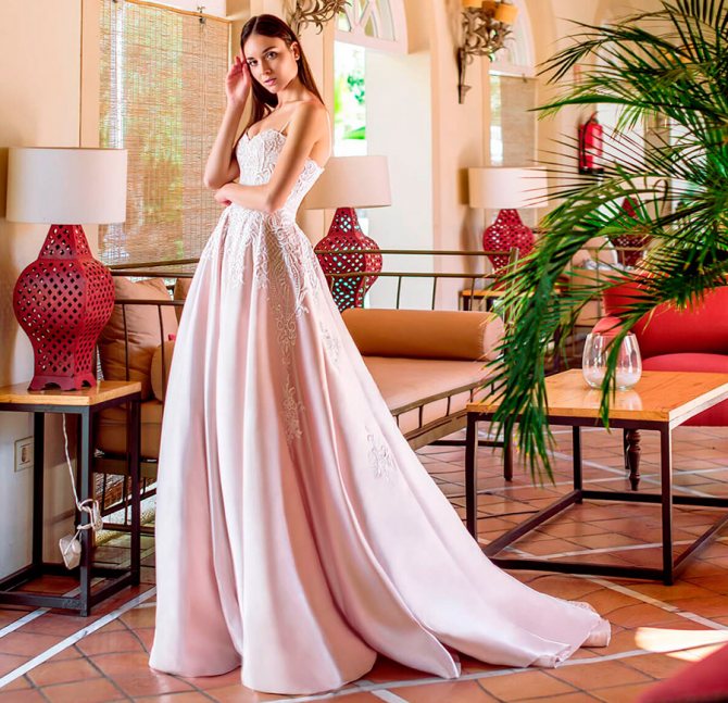 Розовые свадебные платья