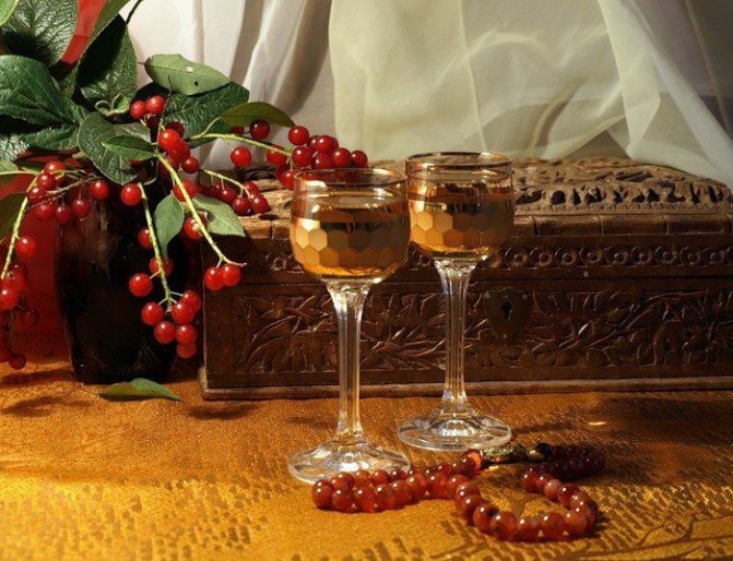 рябина, бокалы