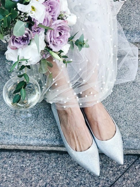 Серебристые балетки на свадьбу