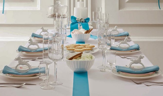 сервировка в зеленых тонах