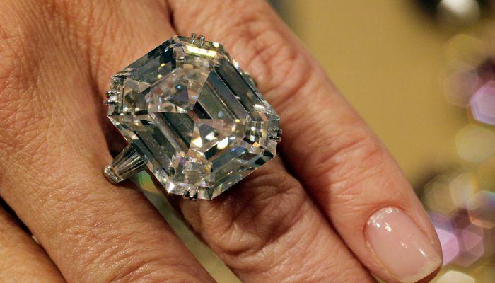 Шикарное кольцо Элизабет Тейлор