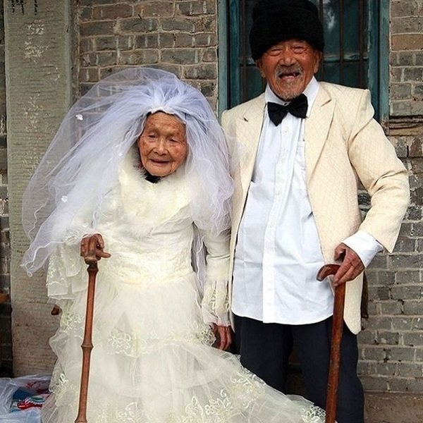 Сколько времени молодоженов называют молодоженами?