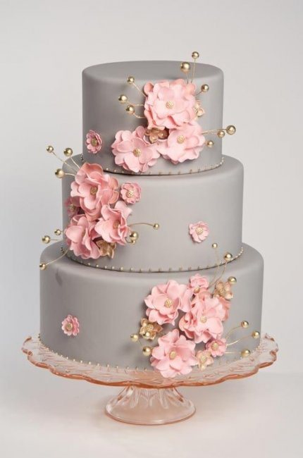 Сочетание серо-розового с золотым