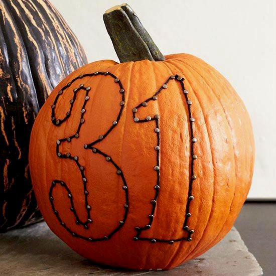 Солнце может символизировать круглая тыква.