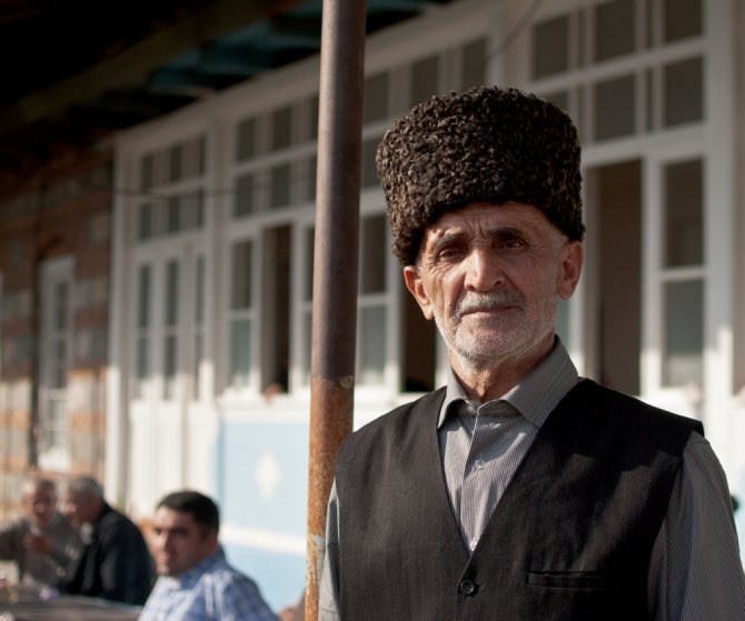 старейшина на свадьбе