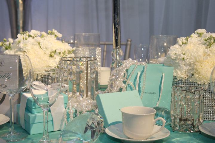 Стол для подарков