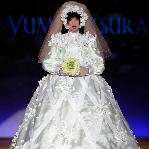 Странное свадебное платье