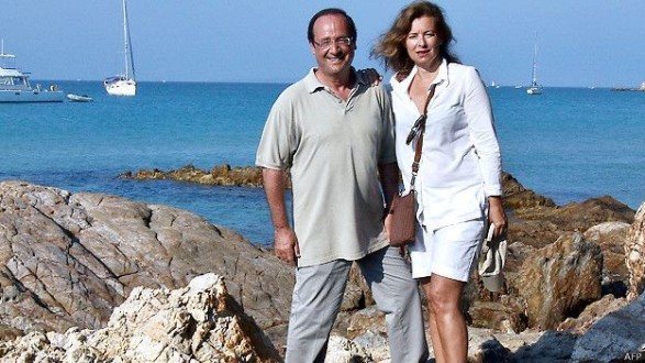 супруги на берегу