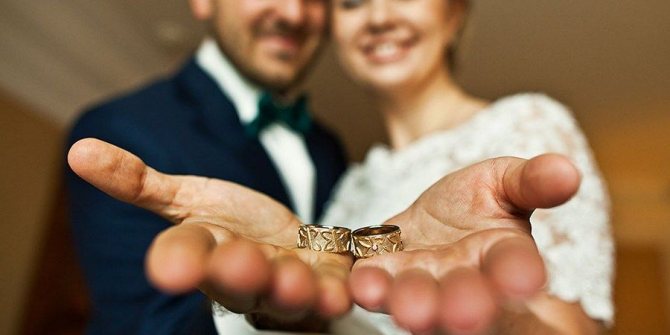 Существует много примет по поводу символа любви