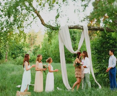 Свадьба в лесу