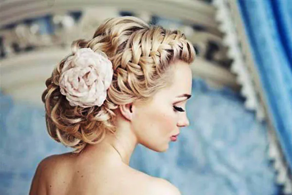 свадебная коса-пучок