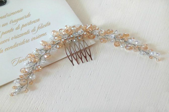 Свадебная прическа с гребнем для волос 1