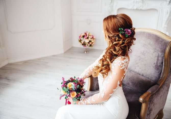 Свадебная прическа с гребнем для волос 5