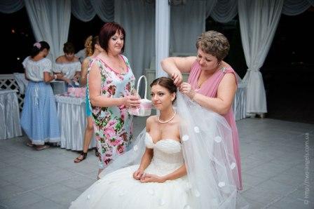 Свадебные обряды: снятие фаты