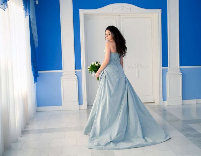 Свадебные платья голубого цвета