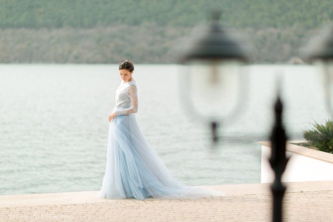 Свадебные платья голубого цвета