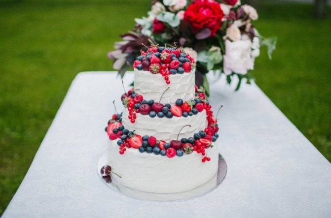 Свадебный торт без мастики