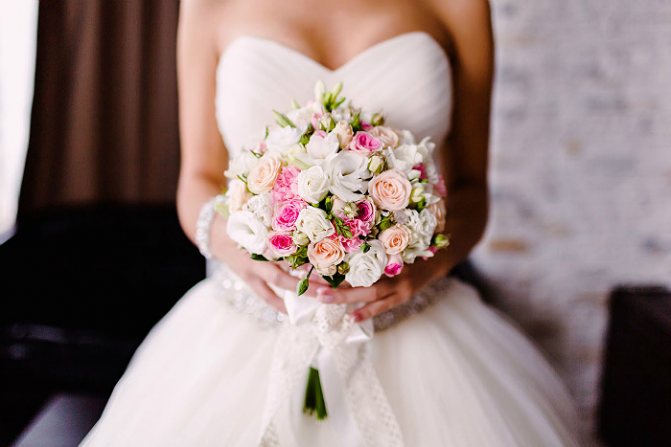 Свадебный букет из эустомы 4