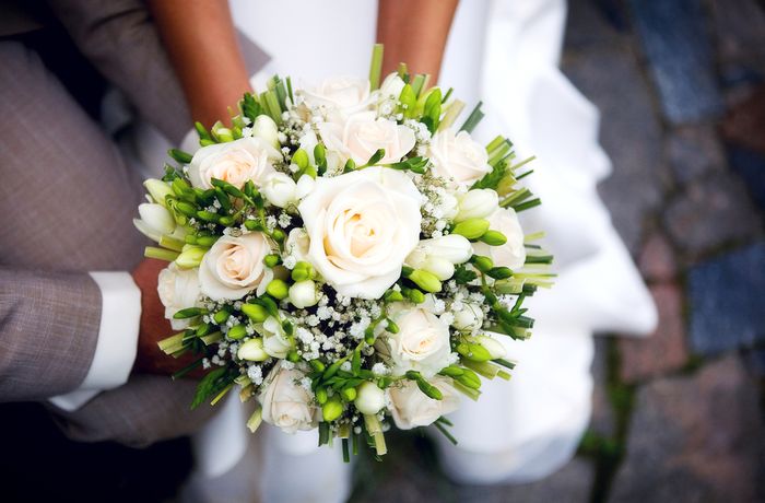 свадебный букет из фрезий 3