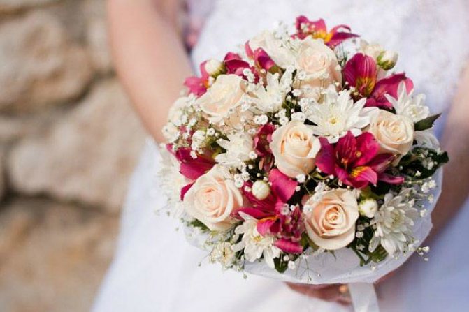 Свадебный букет из хризантем 7