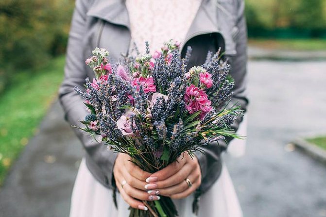 Свадебный букет невесты с лавандой 3