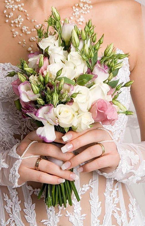 Свадебный букет с эустомами