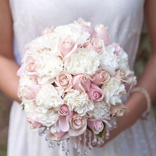 свадебный букет с гвоздиками