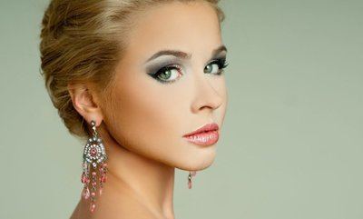 свадебный макияж для блондинок с зелеными