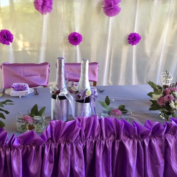 свадебный стол в лавандовом цвете
