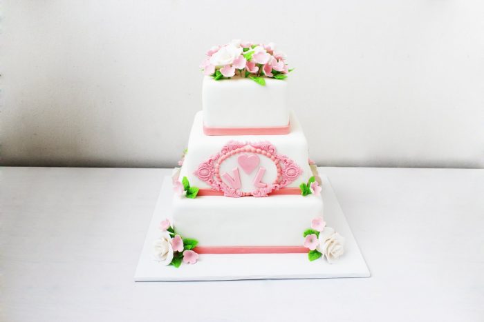 свадебный торт с инициалами 3