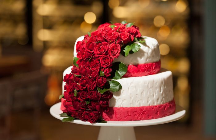 свадебный торт с живыми цветами 6