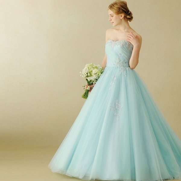 светлые оттенки свадебных платьев