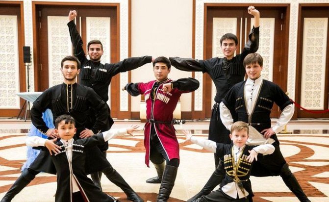 танец друзей жениха на свадьбе в тельняшках 4