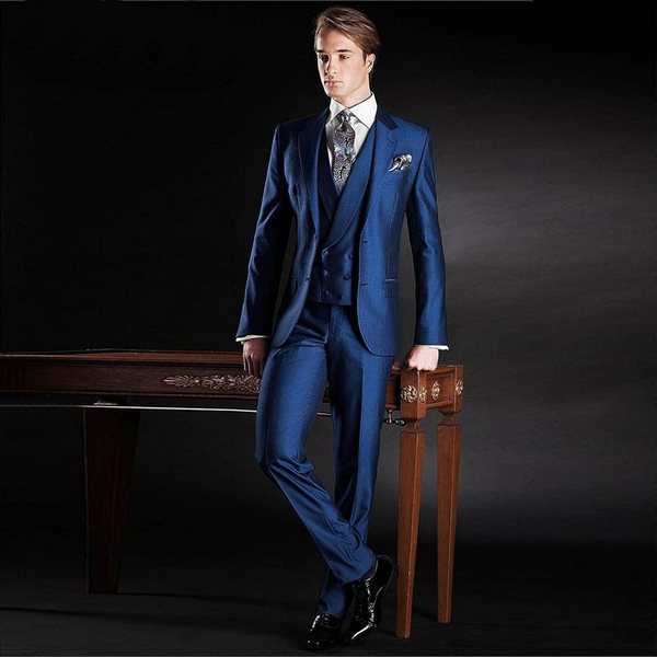 темно-синий мужской свадебный костюм