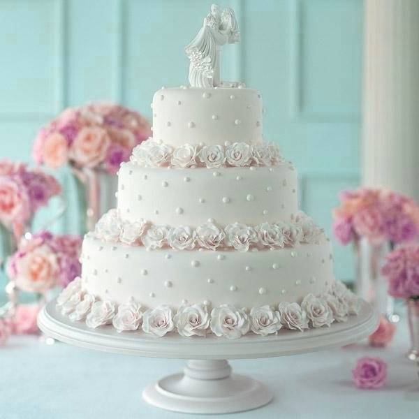 торт белого и розового цвета на свадьбу