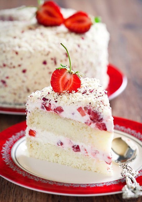 Торт на клубничную свадьбу