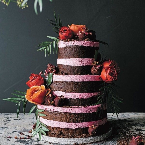 торт с начинкой из йогурта