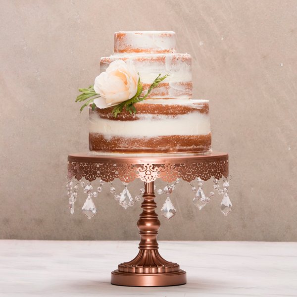 торт с розой на подставке