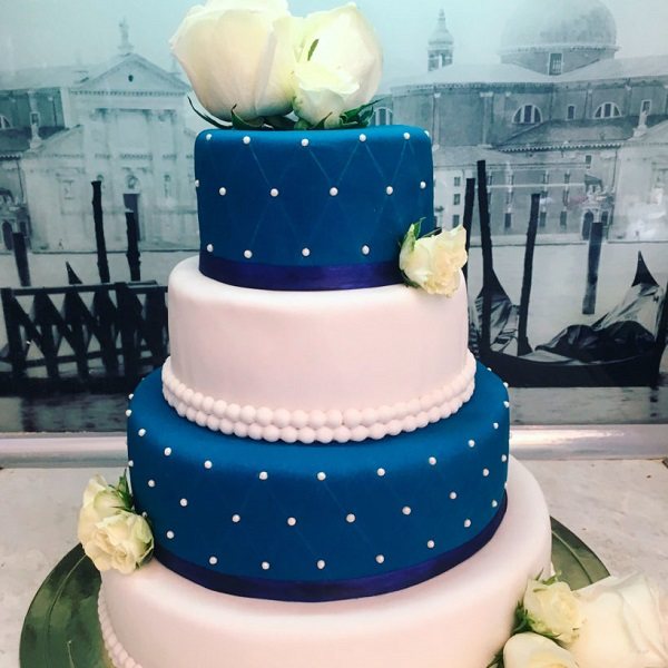 торт синего цвета на свадьбу