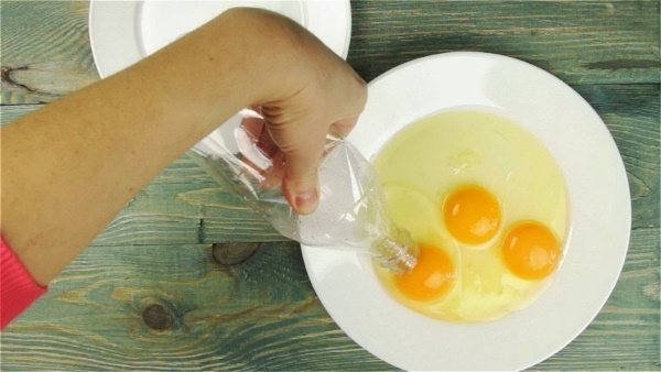 Торты с цветами и ягодами из мастики и без. Фото