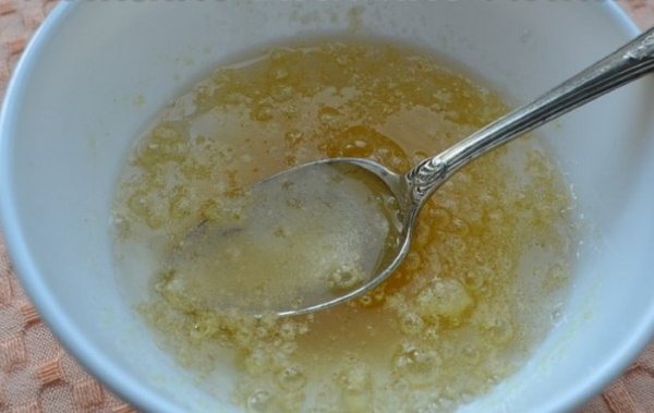 Торты с цветами и ягодами из мастики и без. Фото