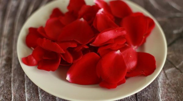 Торты с цветами и ягодами из мастики и без. Фото